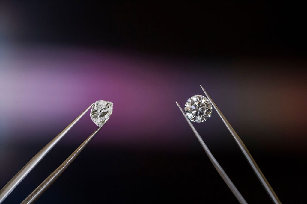 Get-Ready-To-Buy-A-Diamond-9-Helpful-Tips-For-Smart-Shoppers