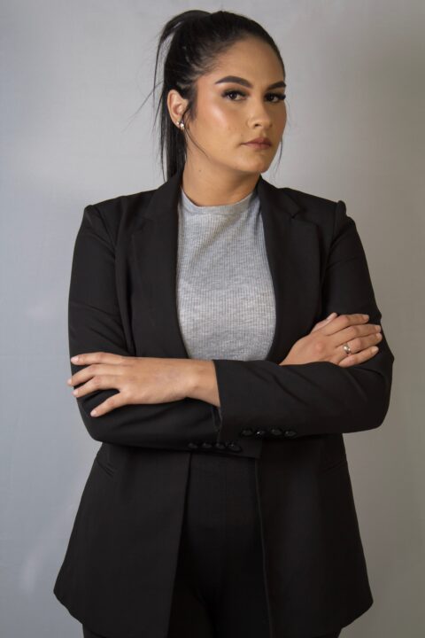 14 Subtle Signs You Are An Intimidating Woman Smash Negativity