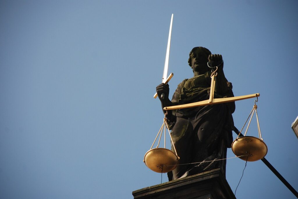 How-To-Behave-In-Court