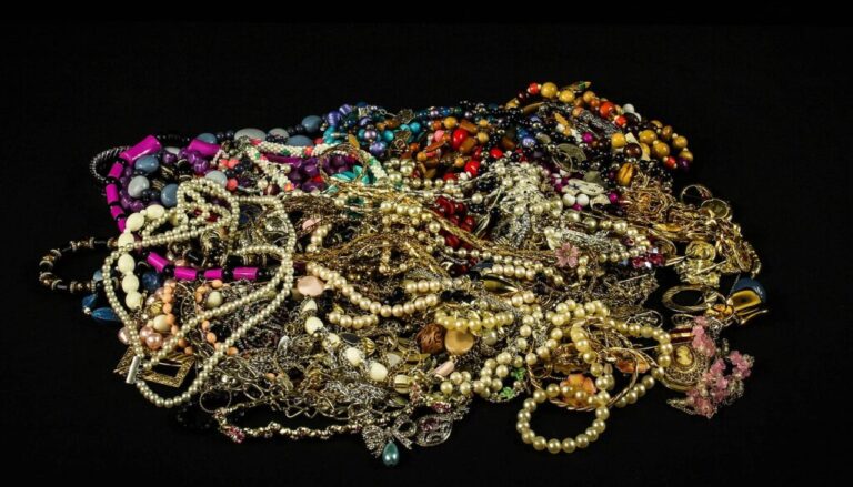 7 Reasons Every Woman Should Wear Waist Beads