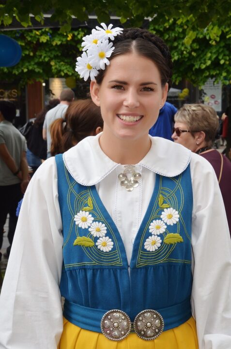 Swedish-Traditional-Clothing