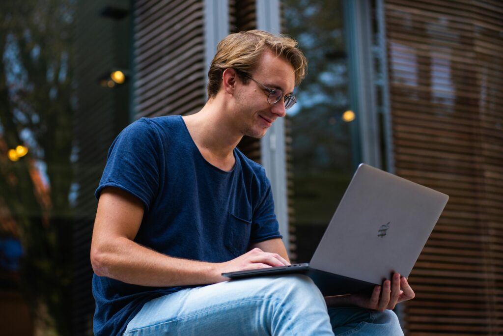Does-Full-Sail-University-Give-You-A-Laptop?