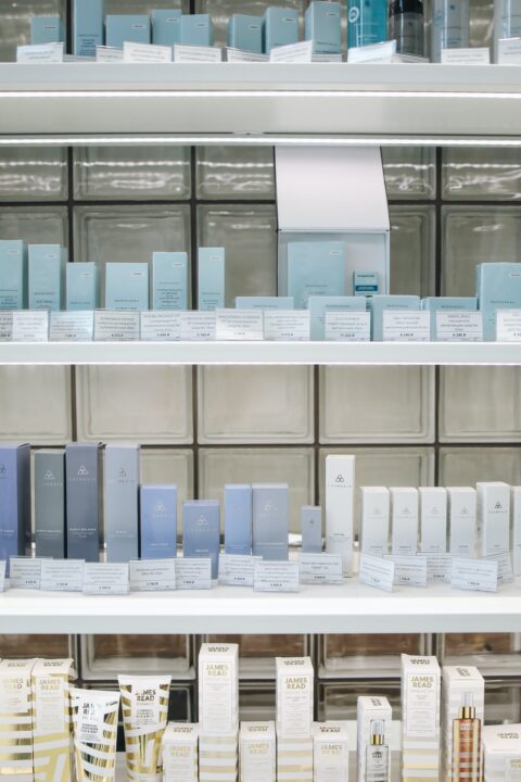 How-old-to-work-at-sephora?