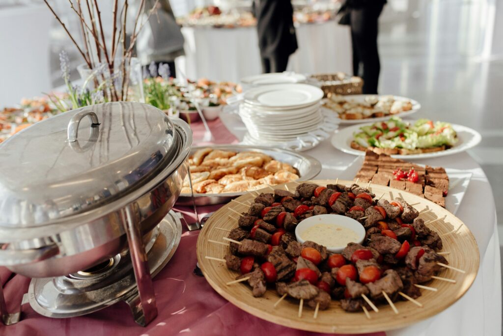 Inexpensive-wedding-reception-food-ideas